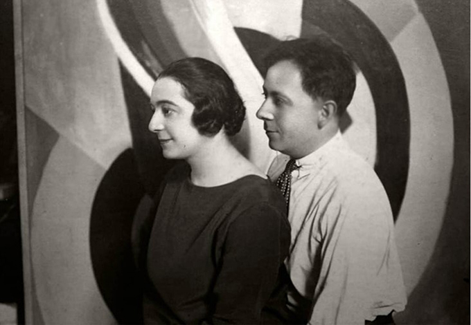 Sonia et Robert Delaunay ; des arts plastiques aux arts décoratifs.